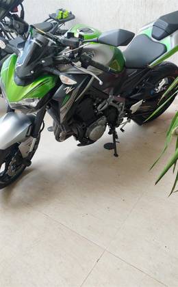 KAWASAKI Z900 